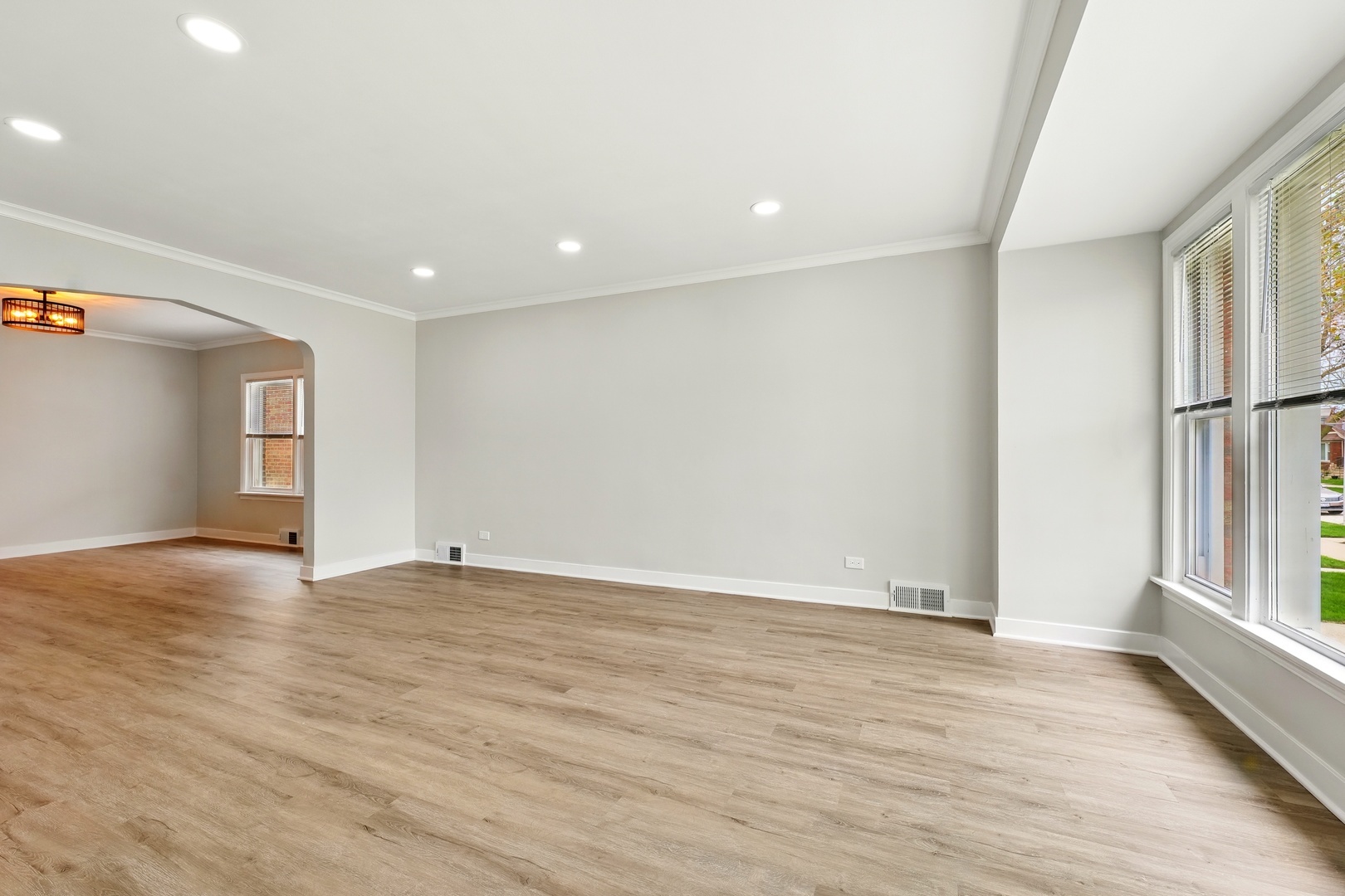 Property Photo: 8930 S Ridgeland Avenue IL 60617