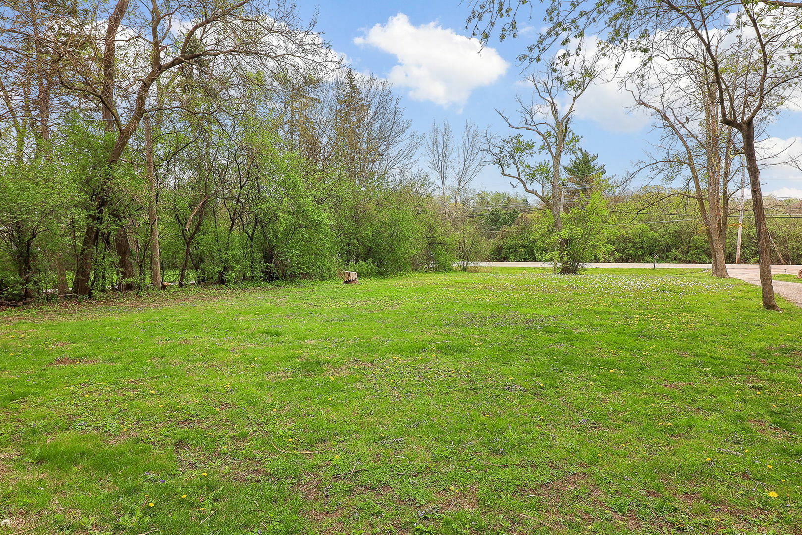 Property Photo: 23W536 St. Charles Road IL 60188