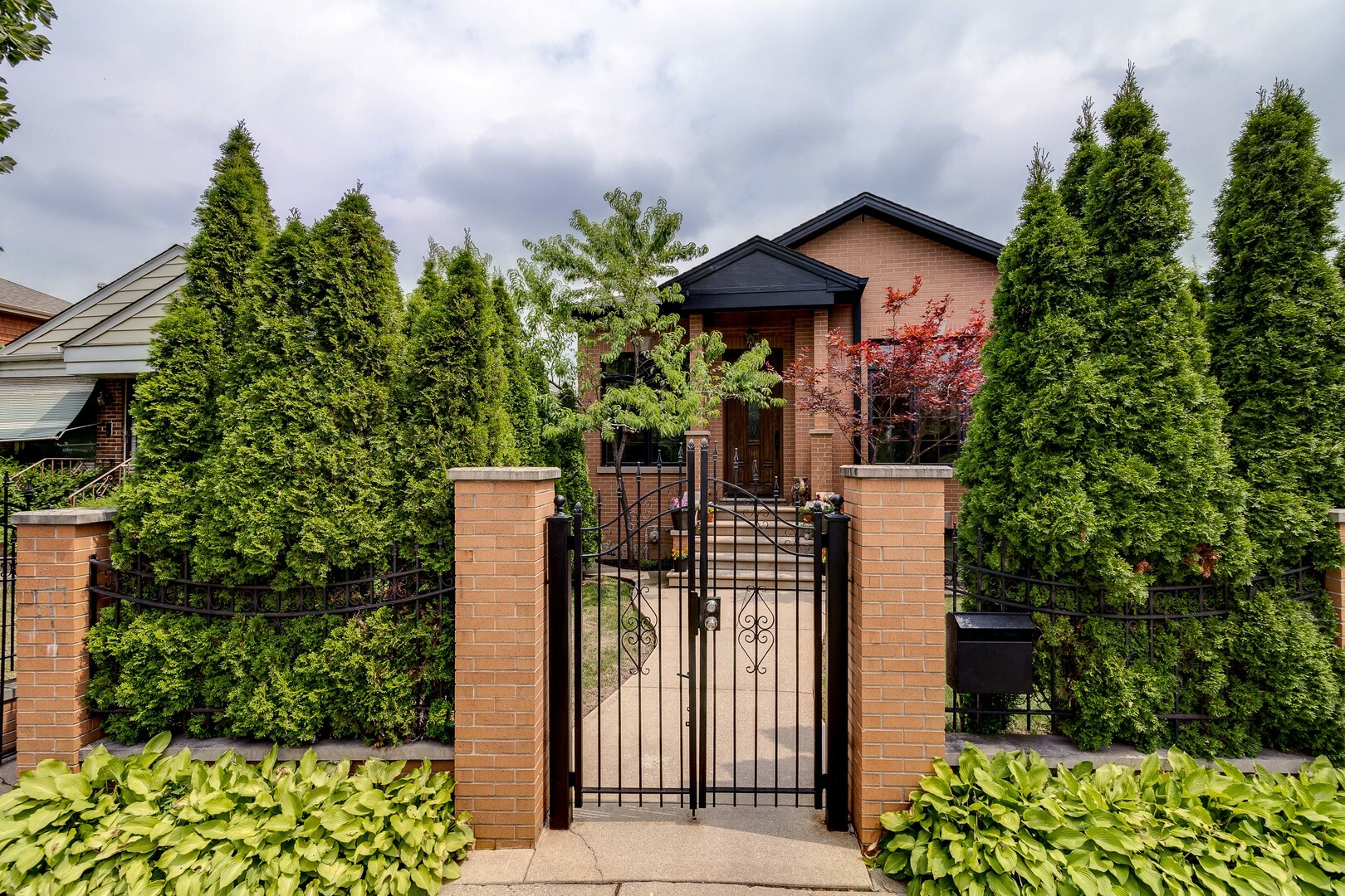 Property Photo: 6033 N Jersey Avenue IL 60659