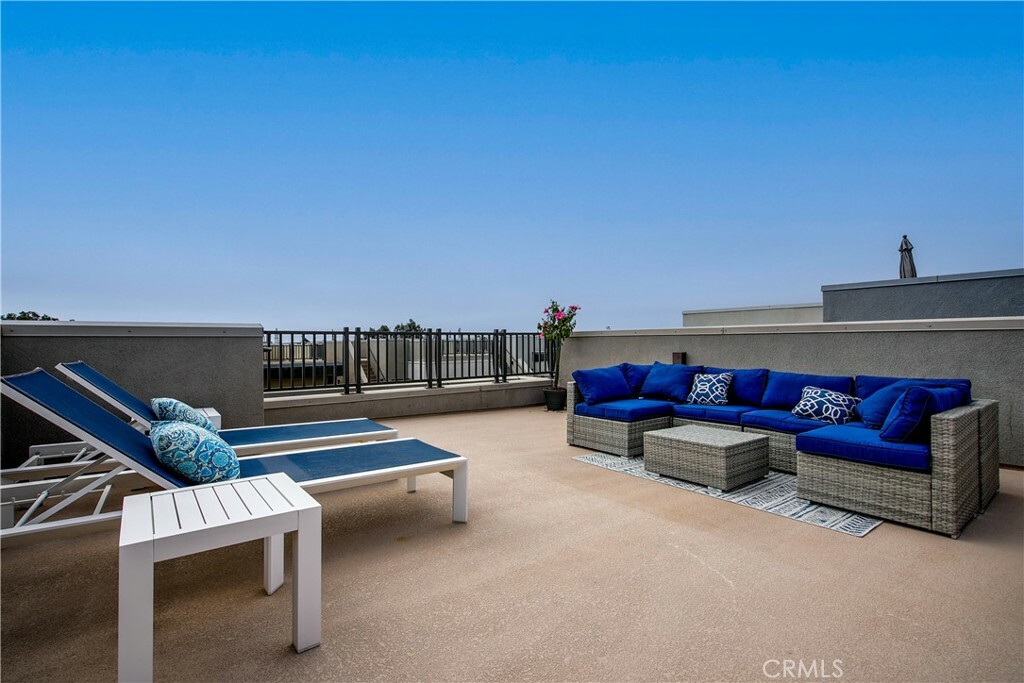 Property Photo: 1022 Bridgewater Way CA 92627