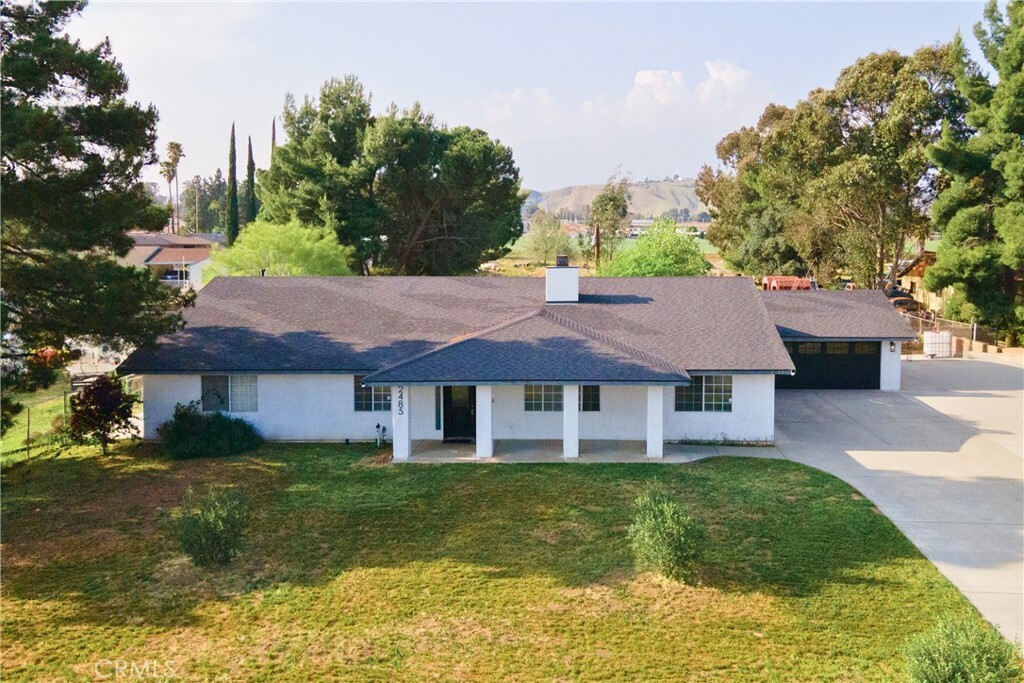 Property Photo:  2485 W Westward Avenue  CA 92220 