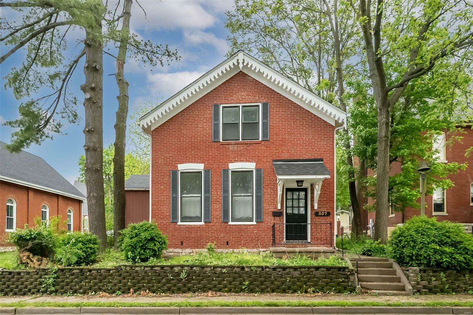 557 Washington Street  St Charles MO 63301 photo
