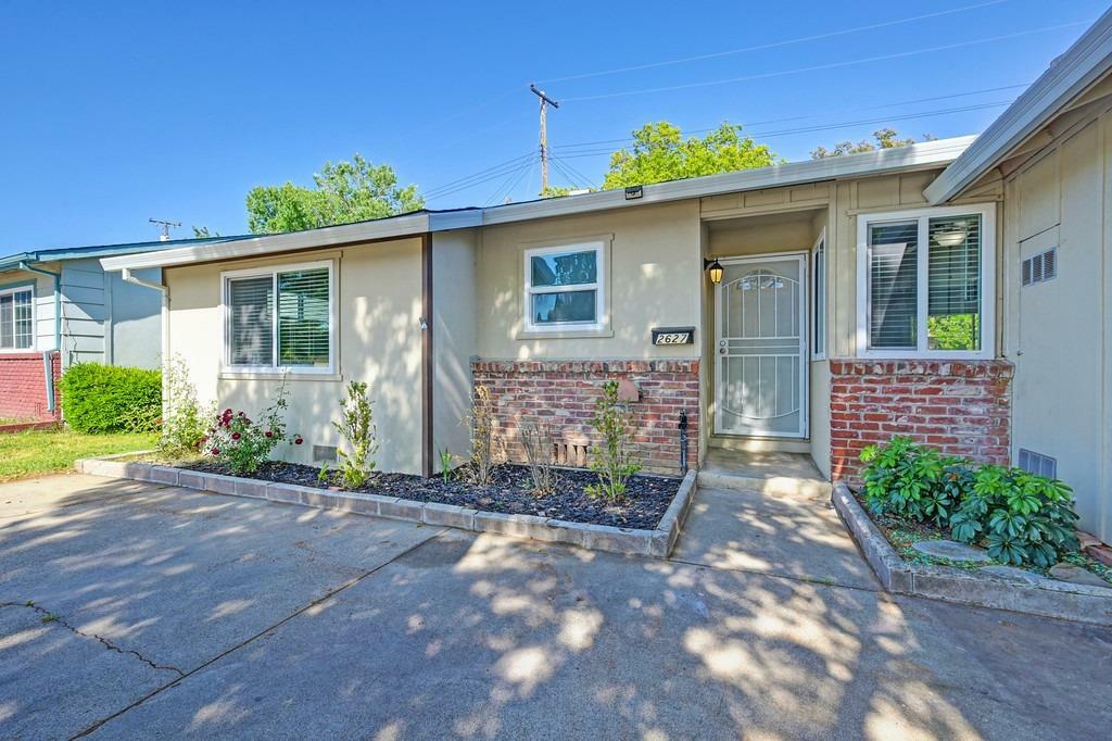 Property Photo: 2627 Ellenbrook Drive CA 95670