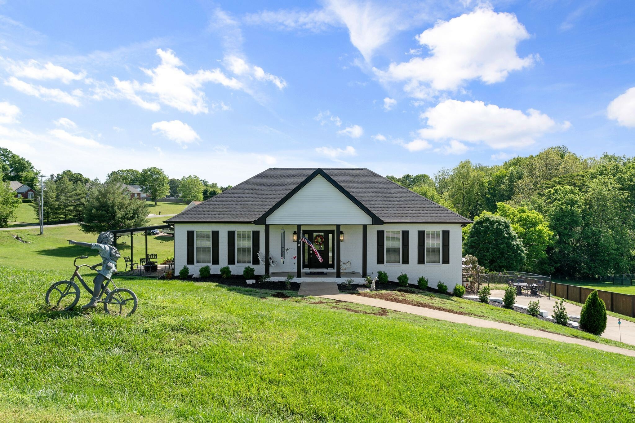Property Photo: 1003 Ridgeview Dr TN 37146
