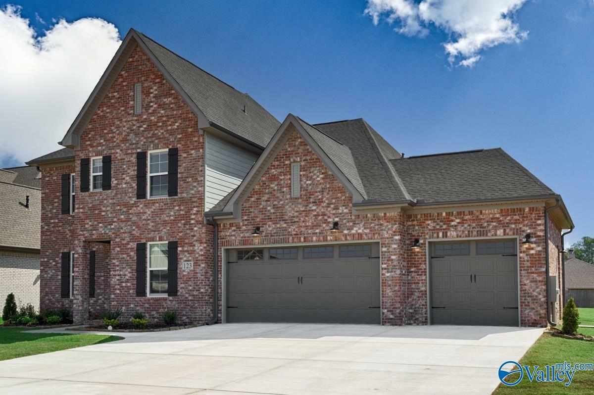 Property Photo: 111 Mayapple Trail AL 35756