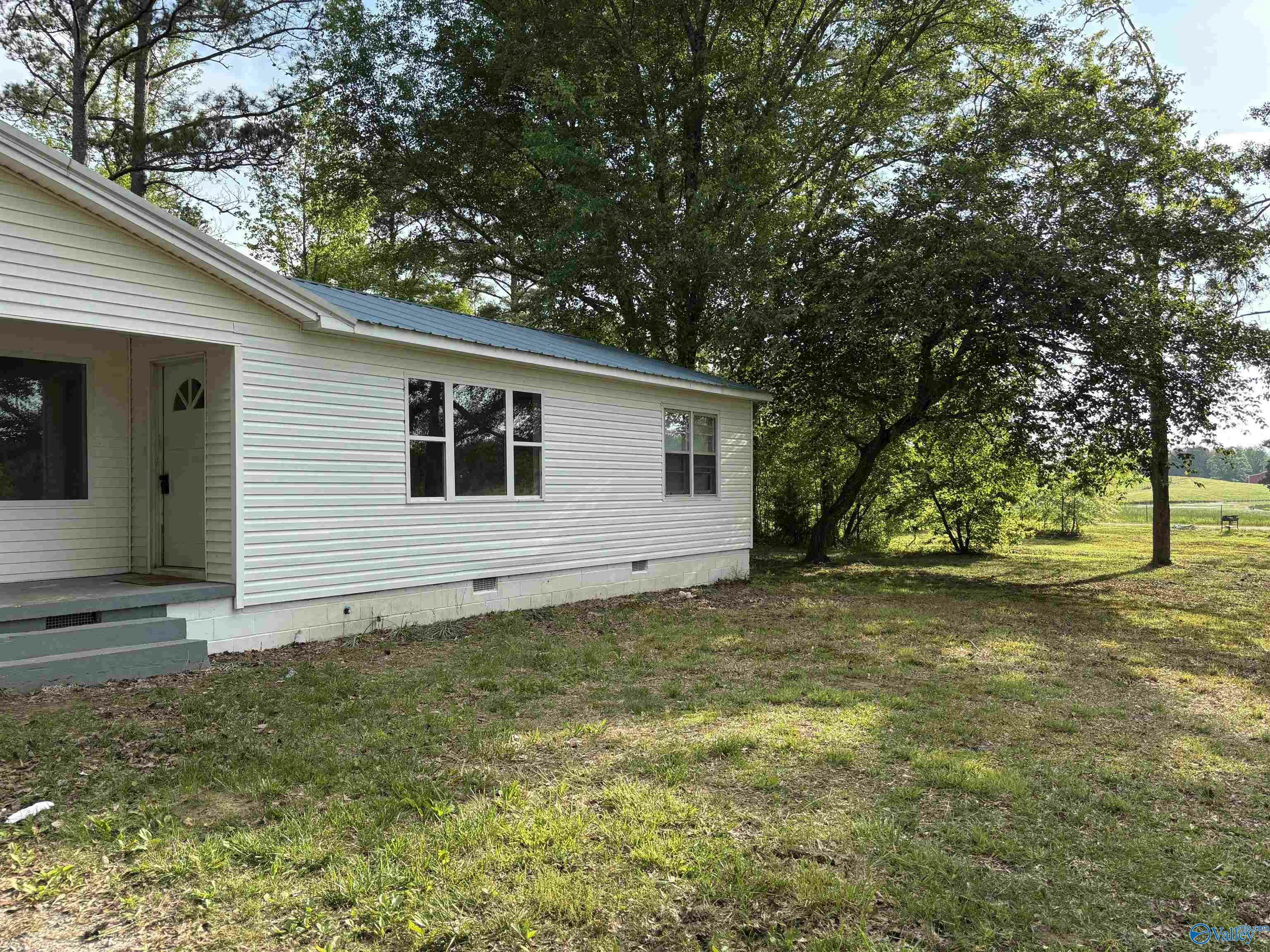 Property Photo: 4475 Reagan Road AL 35952