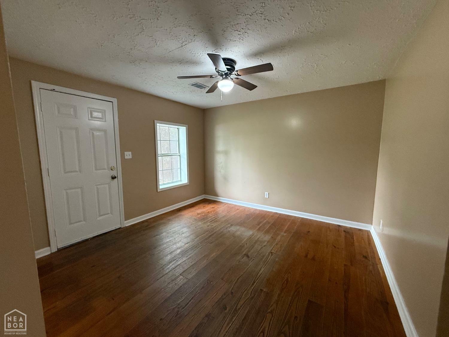 Property Photo: 402 S 14th Avenue AR 72450