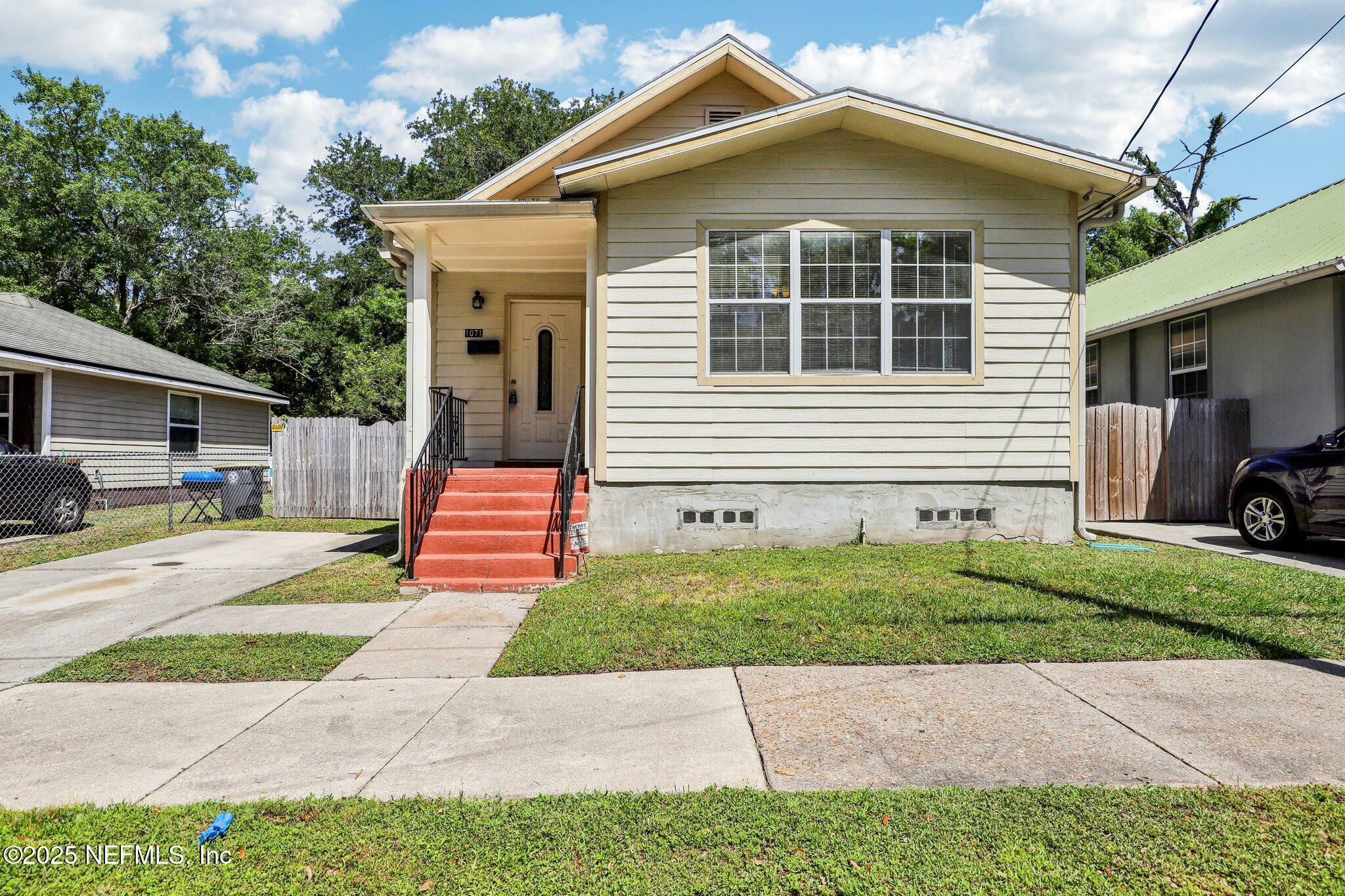 Property Photo: 1071 Scriven Street FL 32209