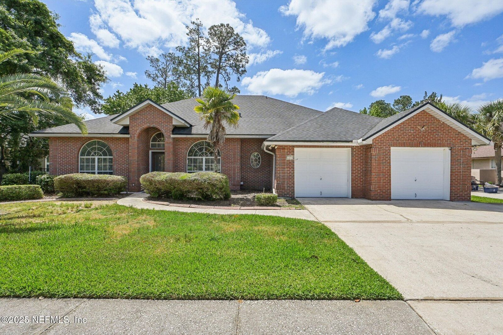 Property Photo: 2219 Lookout Landing Landing FL 32003