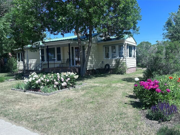 Property Photo: 5 W 1st Street MT 59759