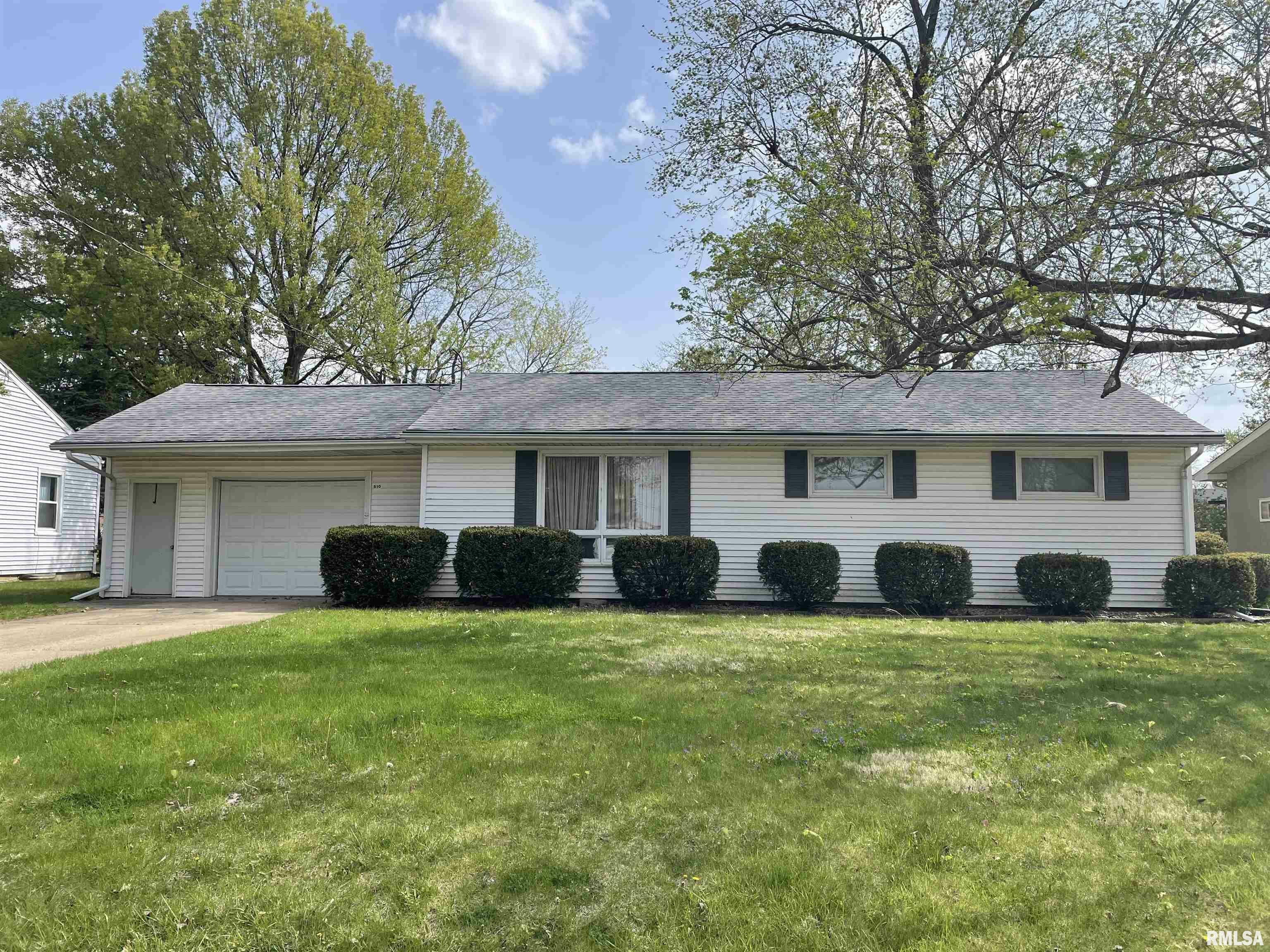 510 W Ash Street  Elmwood IL 61529 photo
