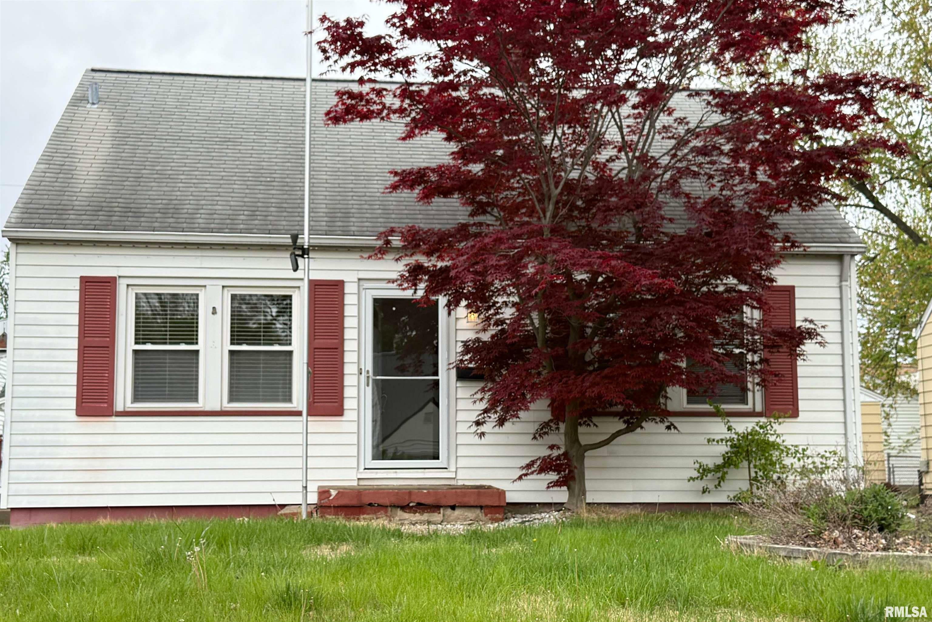 Property Photo: 3124 N Parish Avenue IL 61604