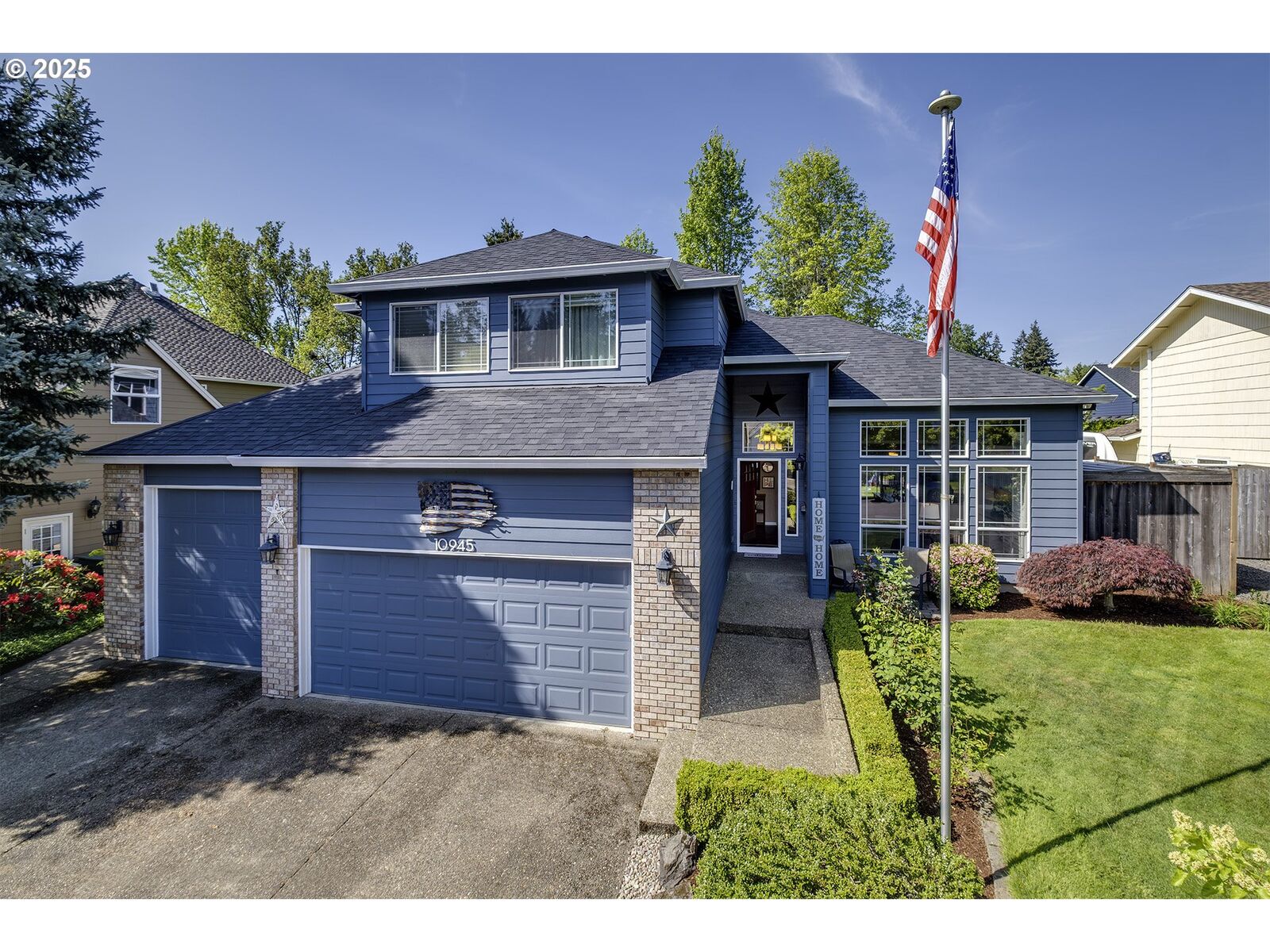 Property Photo:  10945 SW Tunica St  OR 97062 