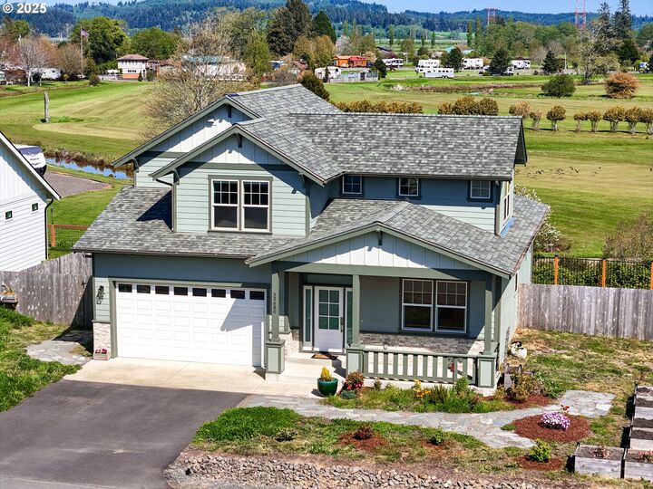 Property Photo: 35680 Bella Ridge Loop OR 97103