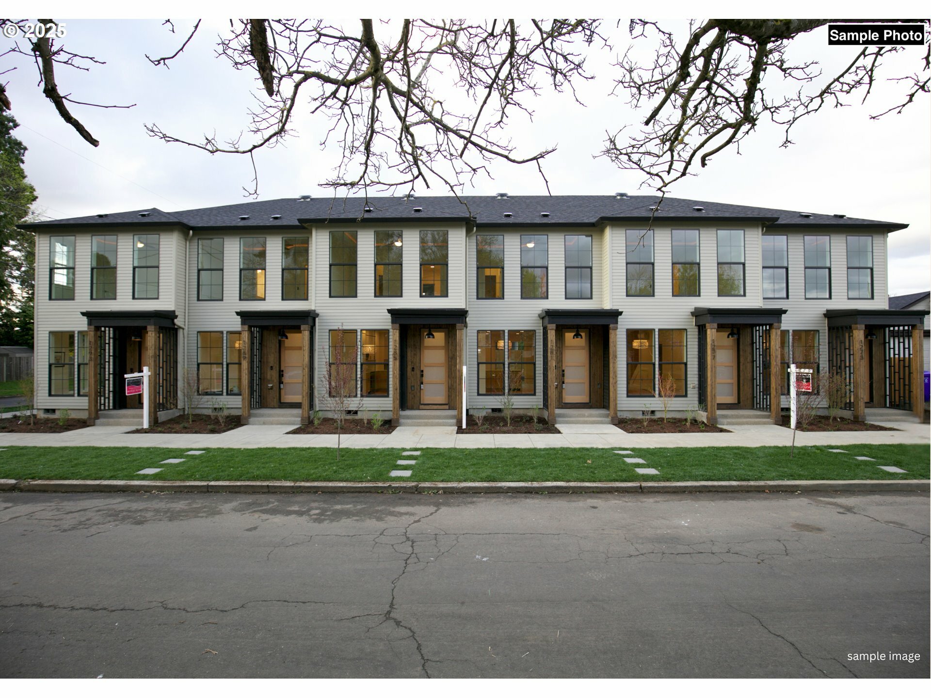 Property Photo: 6001 NE 30th Ave OR 97211