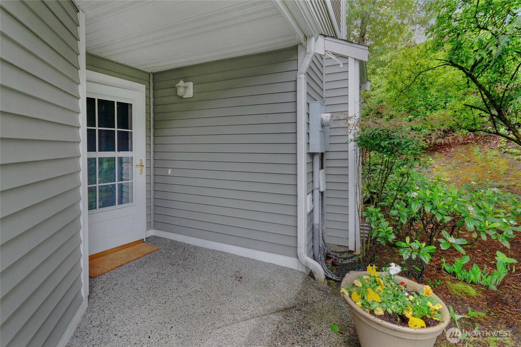 Property Photo: 22007 42nd Avenue S 104 WA 98032