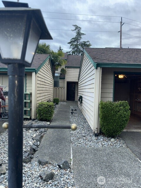 9220  77th St  SW B  Lakewood WA 98498 photo