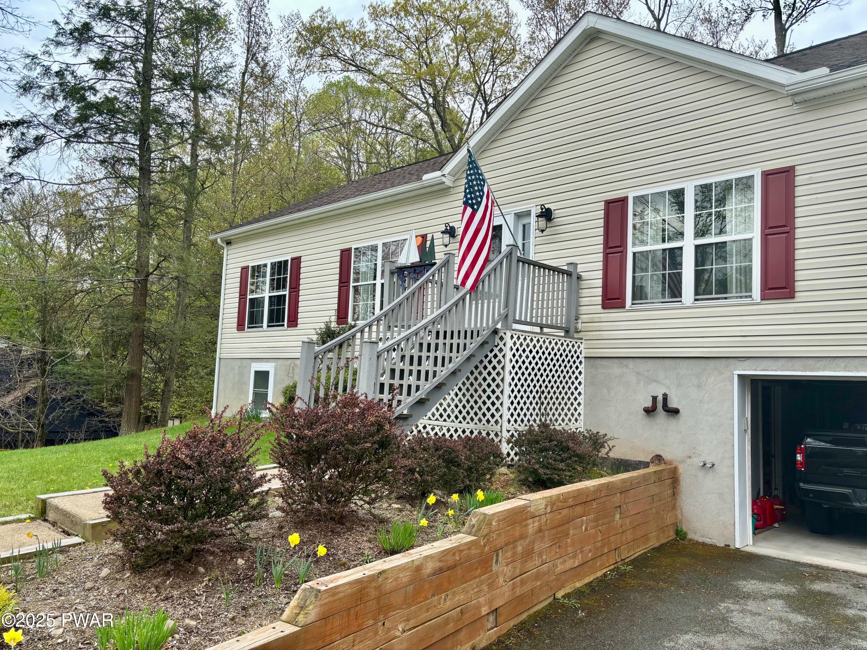 Property Photo: 1040 Indian Drive PA 18436