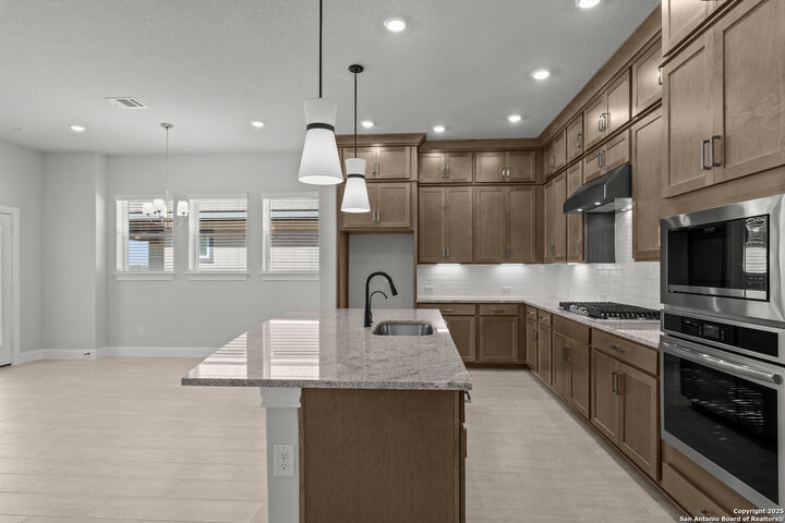 Property Photo:  2630 Vistablue Ln  TX 78245 