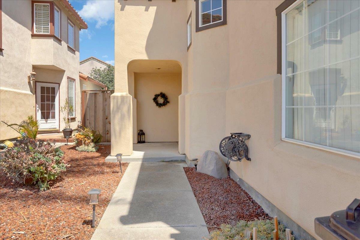 Property Photo: 16 Harrington Circle CA 93906