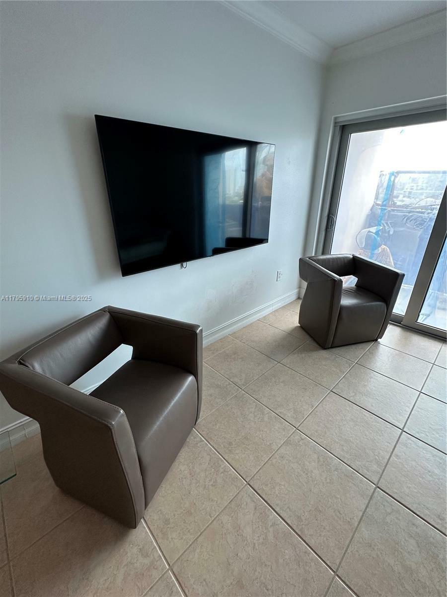 Property Photo: 400 Kings Point Dr 917 FL 33160