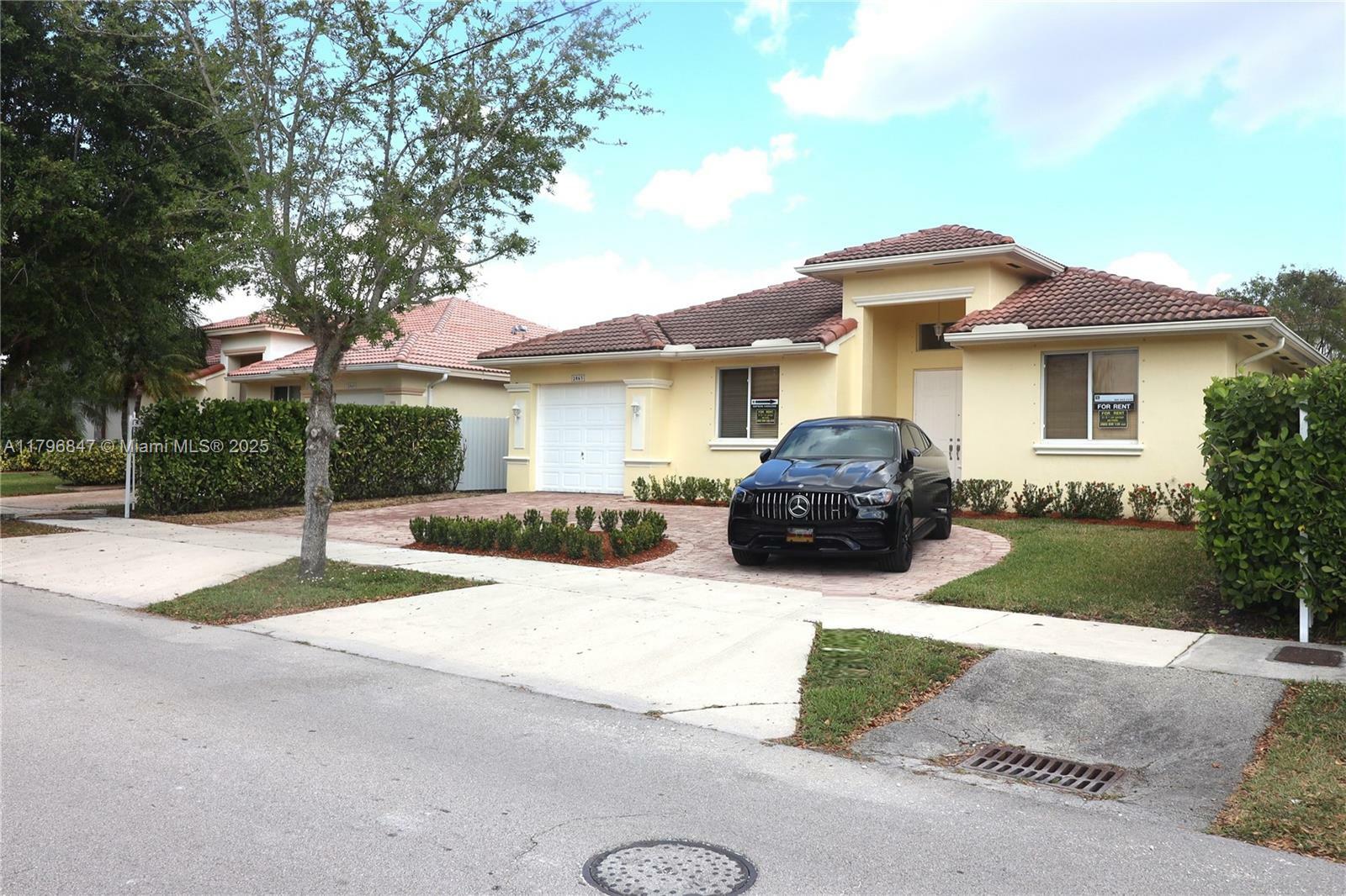 Property Photo: 2865 SW 139th Ave 1 FL 33175