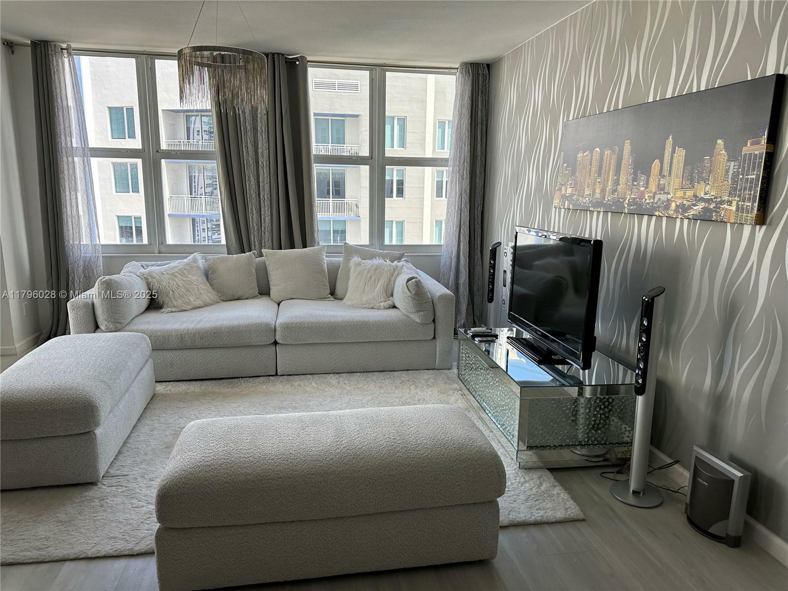 Property Photo: 511 SE 5th Ave 1604 FL 33301