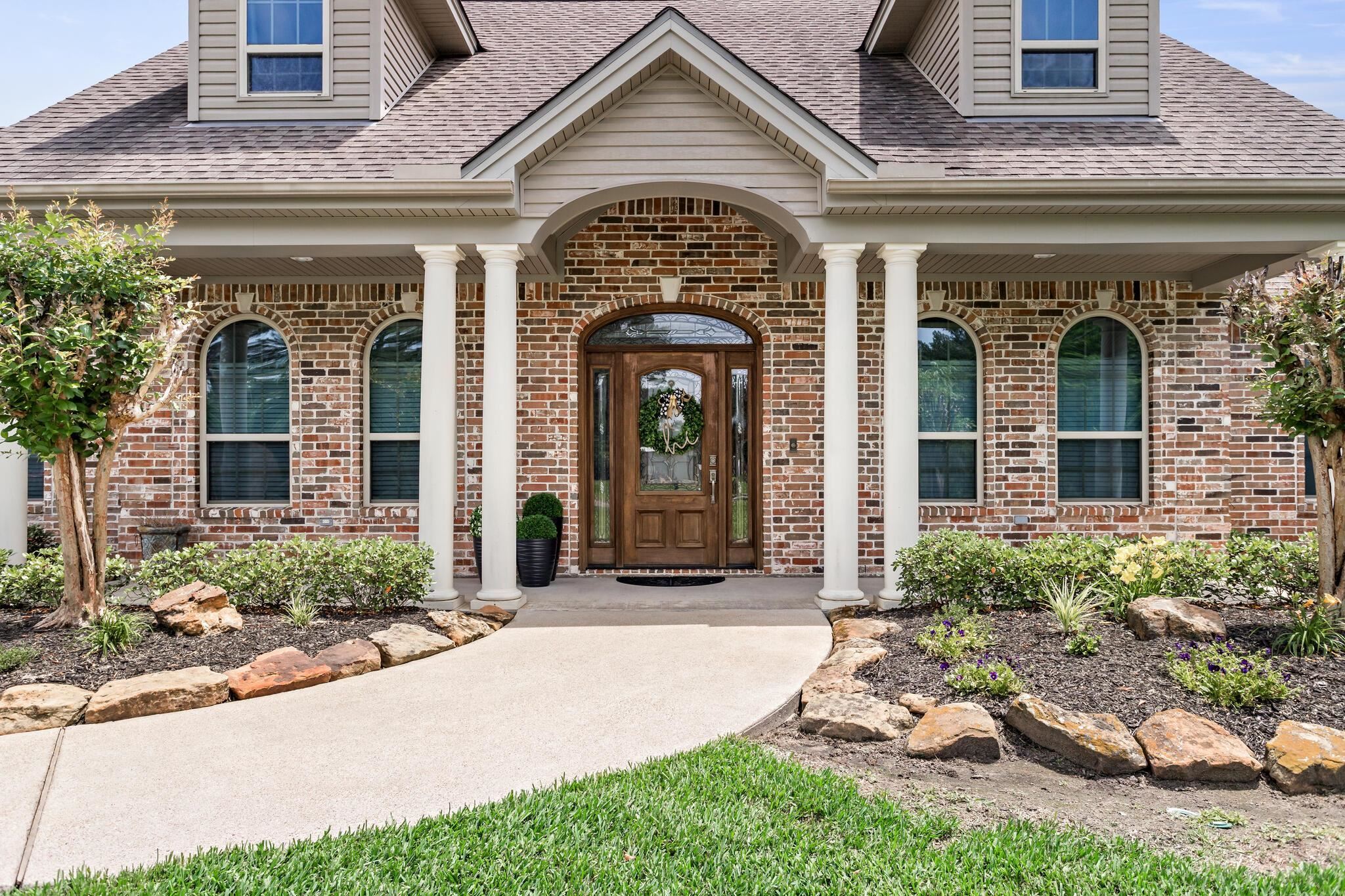 Property Photo: 5835 Hidden Oak Dr TX 77630