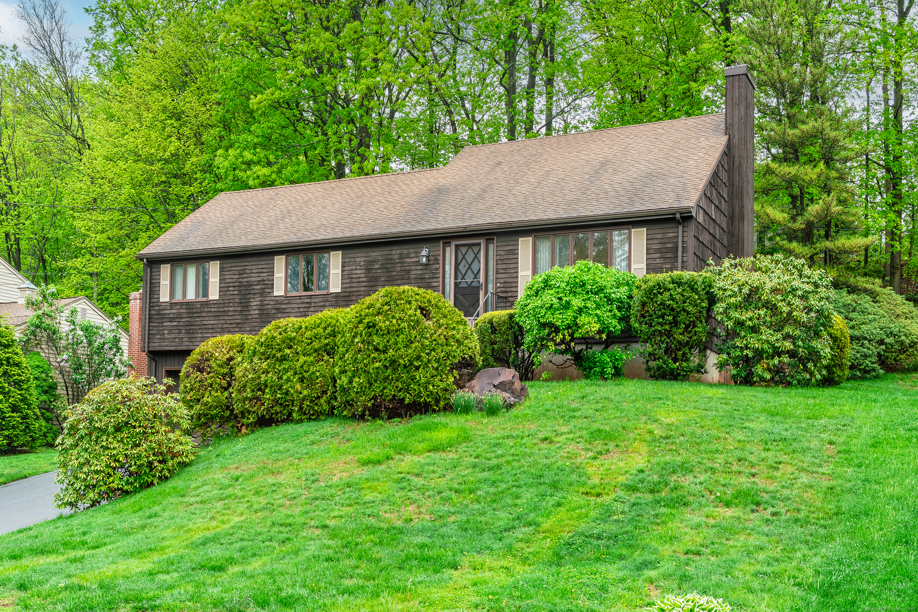 Property Photo: 214 Candlewyck Drive CT 06111
