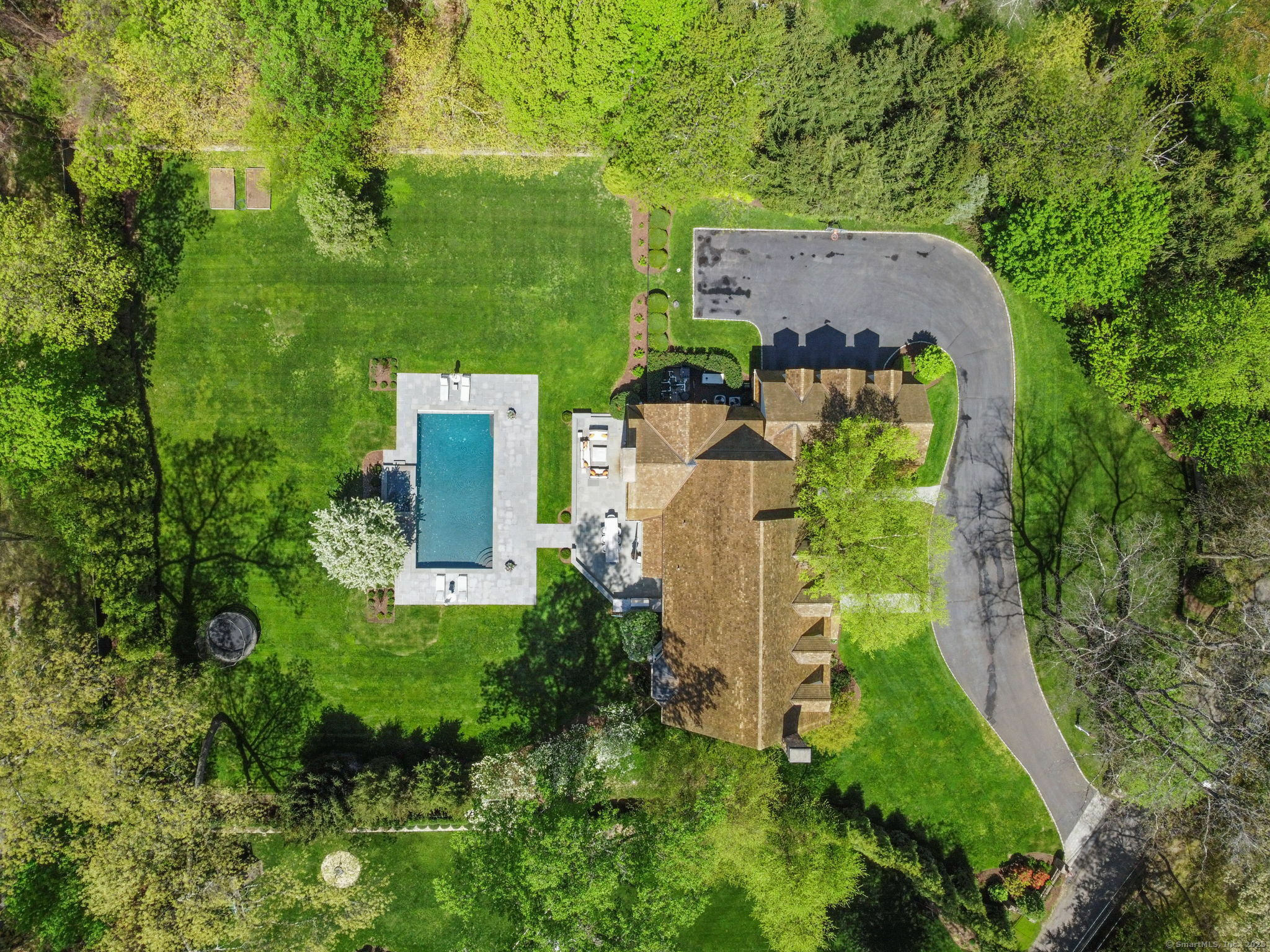 Property Photo: 3 Plunkett Place CT 06880