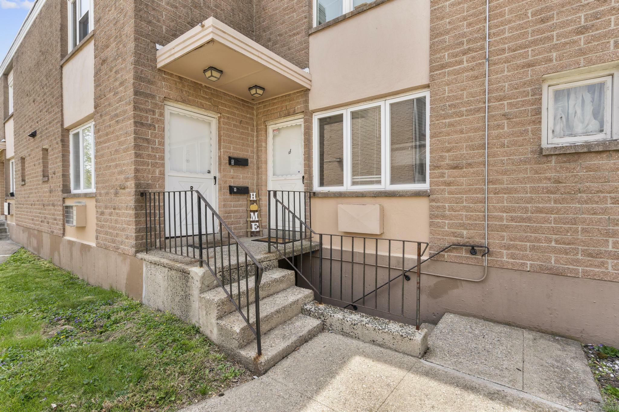 Property Photo: 120 Wooster Street Apt S CT 06511