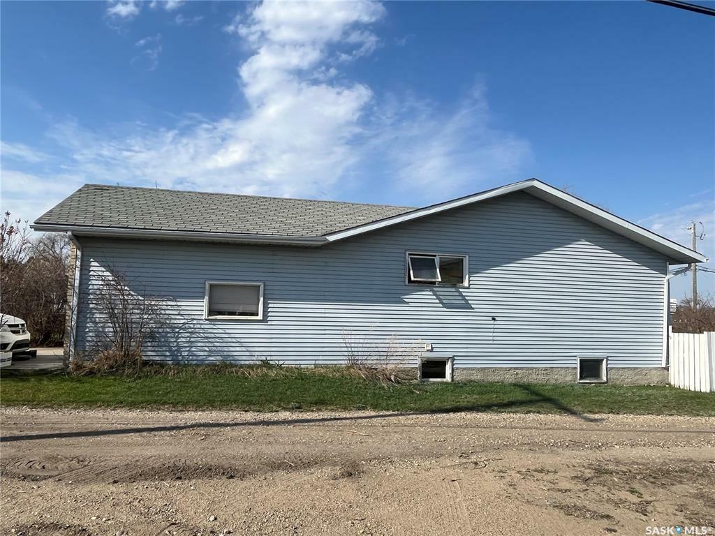 Property Photo: 303 1st Avenue N SK S0K 2Z0