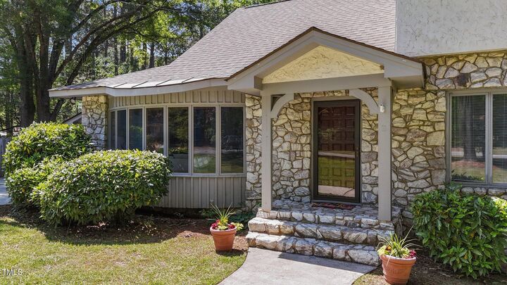 Property Photo: 409 W Holding Street NC 27577