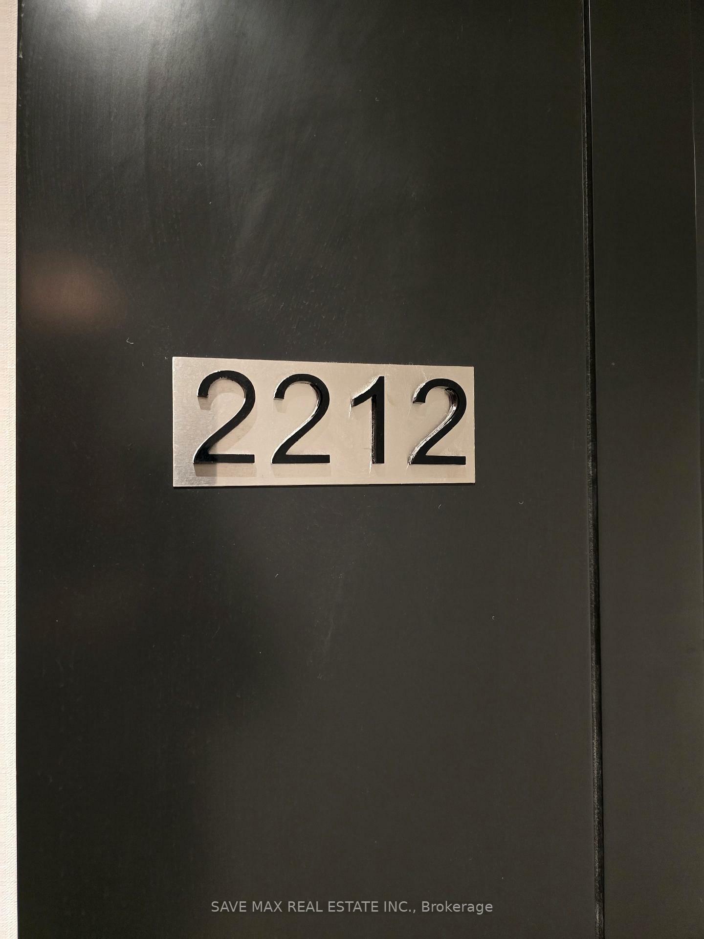 Property Photo: 252 Church Street 2212 ON M5B 1Z2