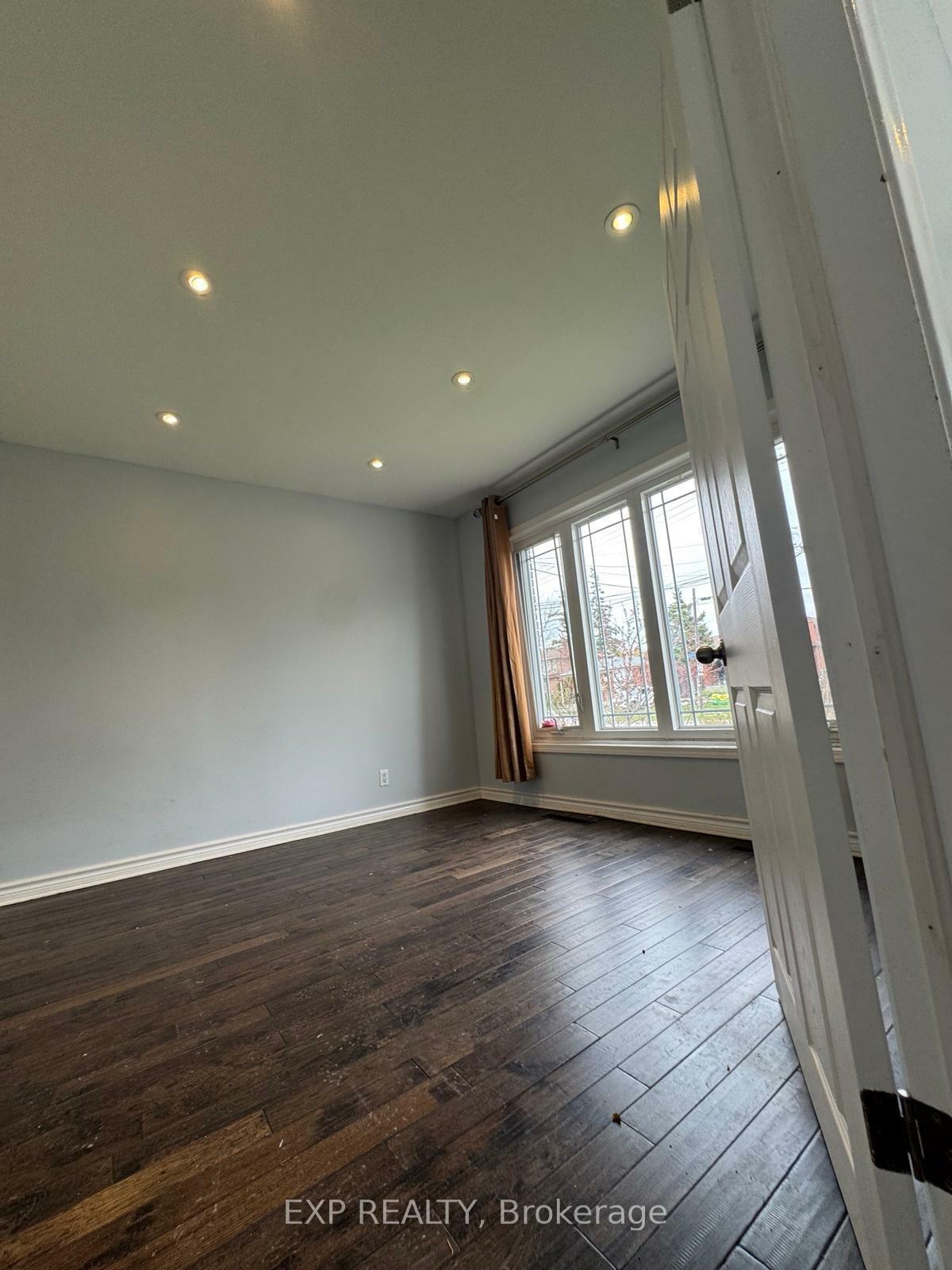 Property Photo: 374 Morrish Road Main Fl ON M1C 1G1