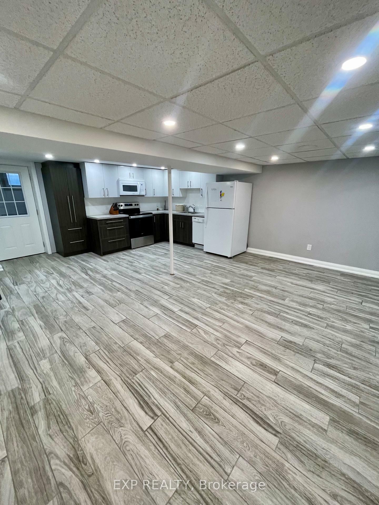 Property Photo: 71 Denison Avenue Lower ON M5T 2M7