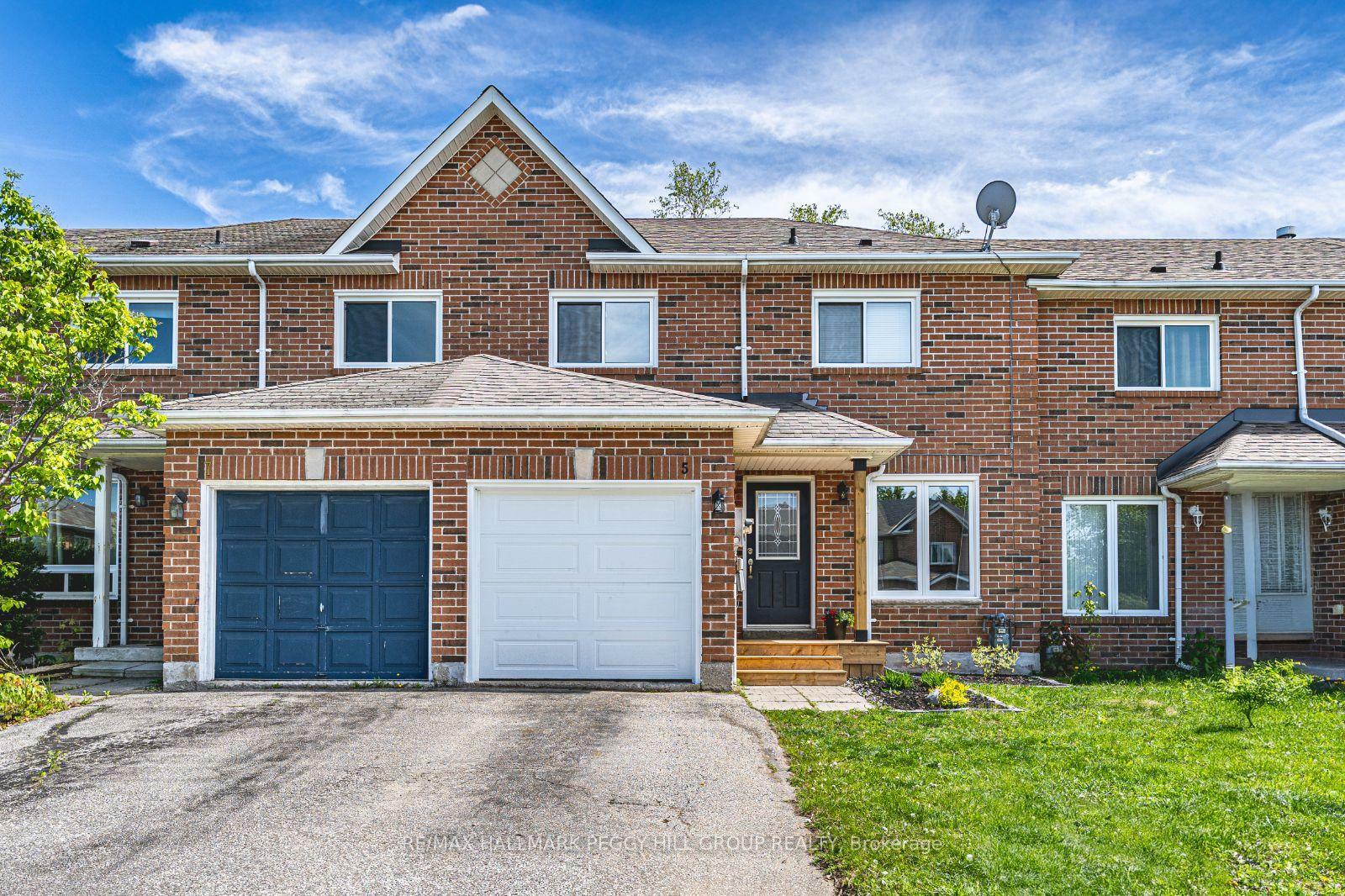 Property Photo: 5 Lyfytt Crescent ON L4N 7X4