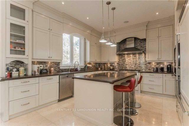 Property Photo: 340 Elmwood Avenue ON M2N 3N3