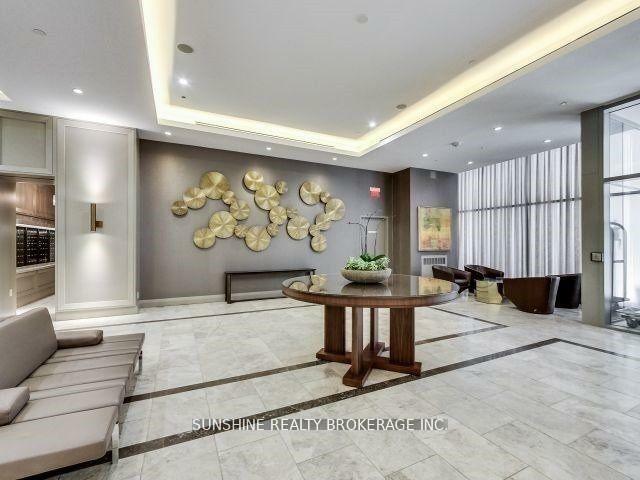 Photo de la propriété: 155 Yorkville Avenue 1518 ON M5R 1C4
