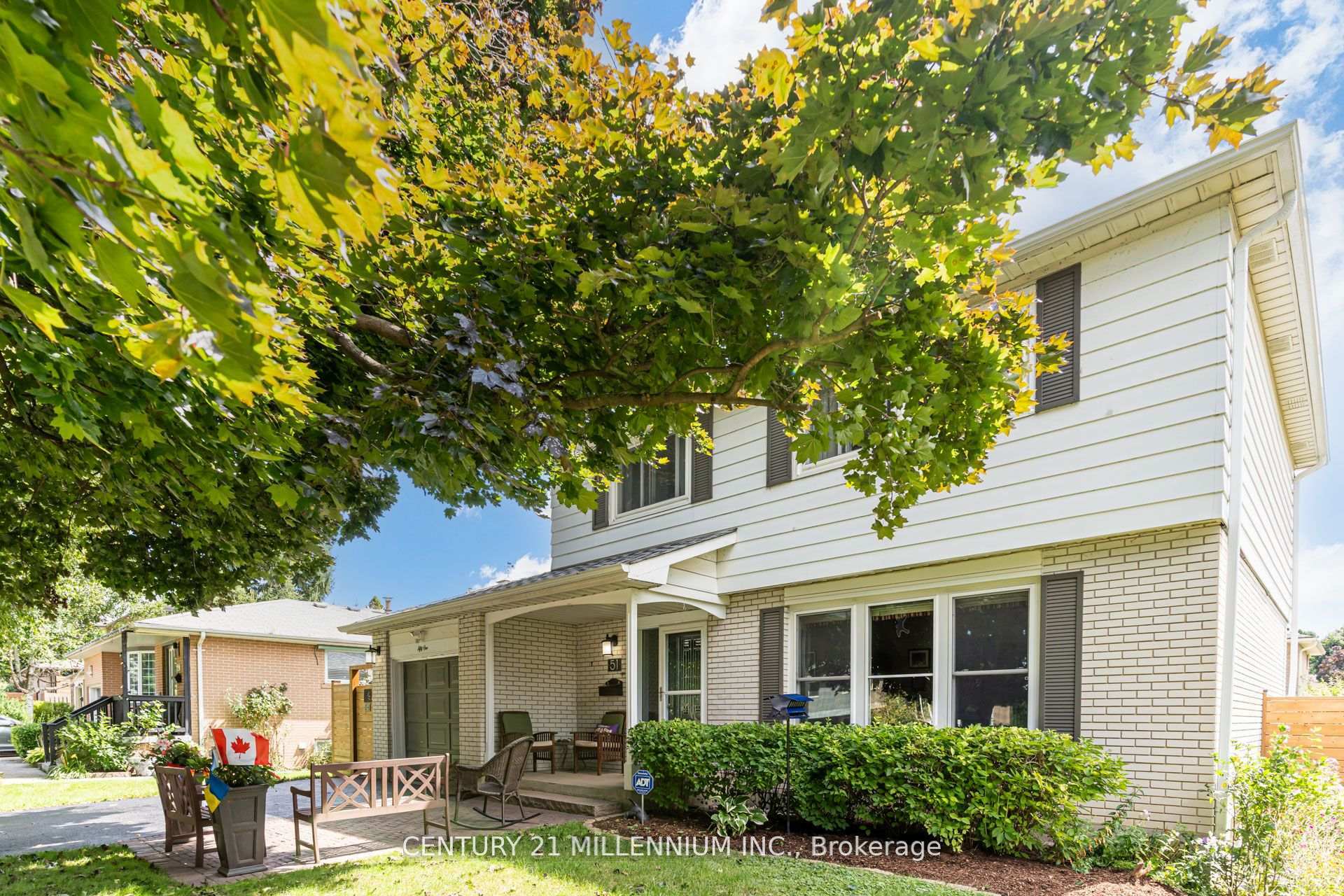 Property Photo: 51 Alderway Avenue ON L6Y 2B8