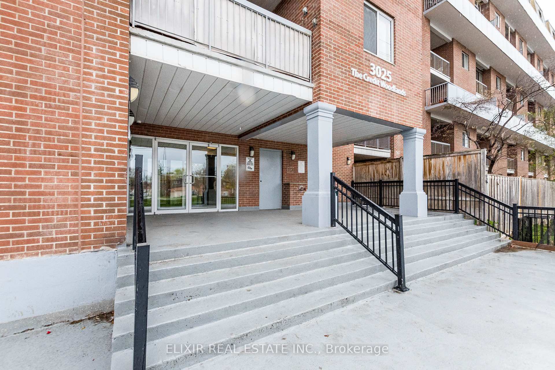 3025 The Credit Woodlands Drive 336  Mississauga ON L5C 2V3 photo