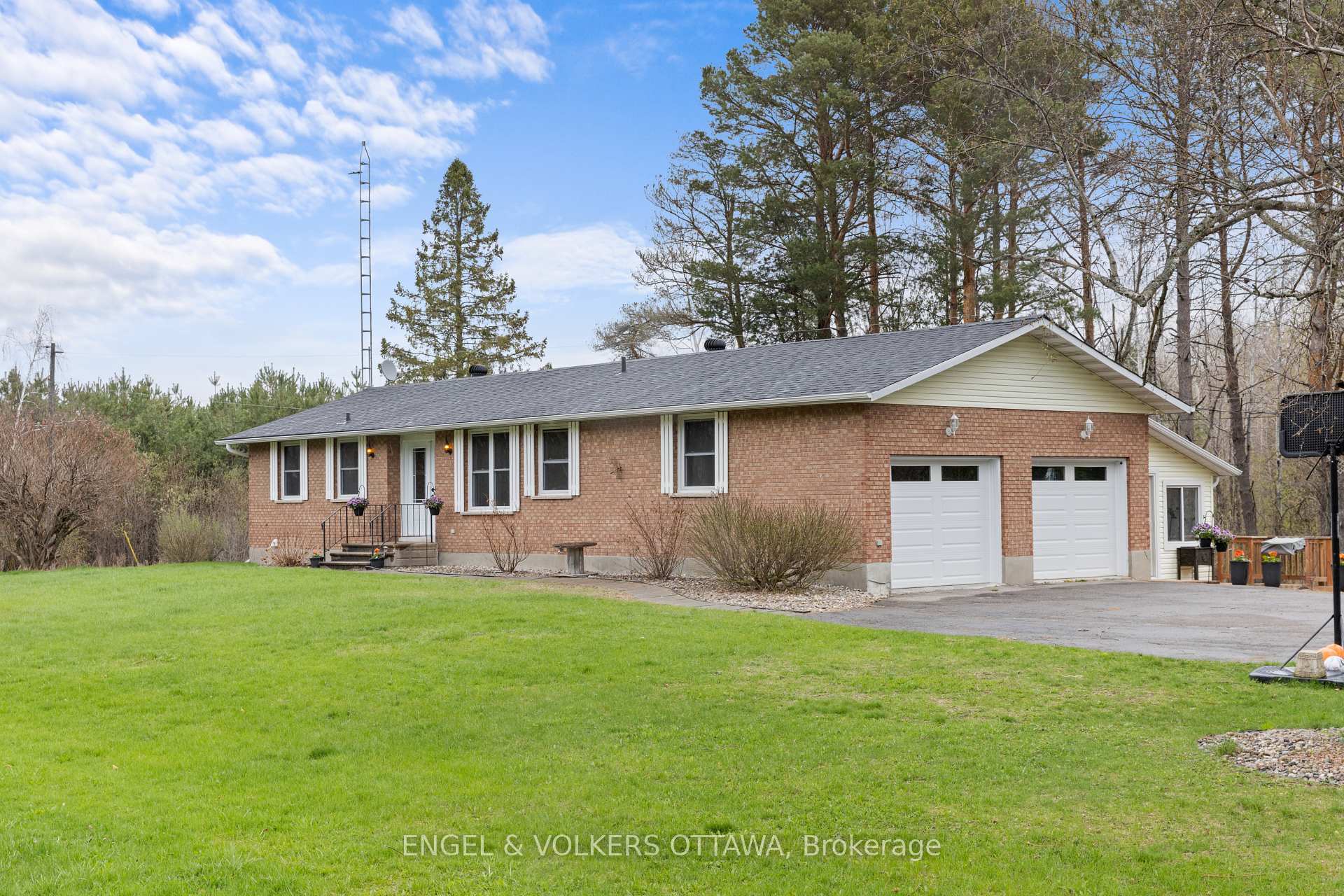 Property Photo: 9241 County Rd 44 Road E ON K0G 1T0