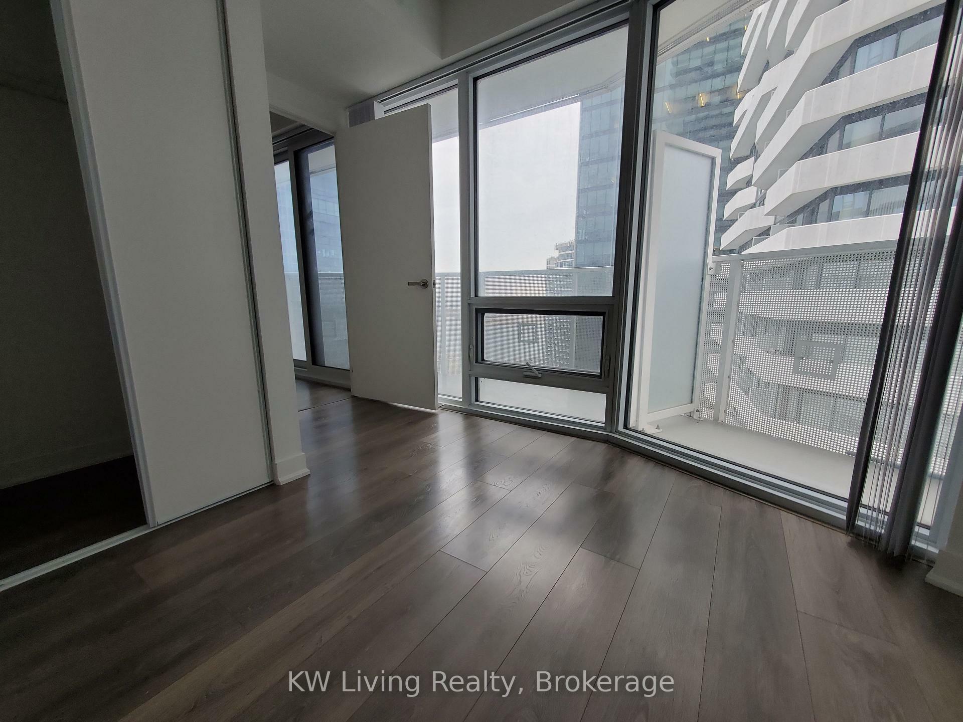 Property Photo: 88 Harbour Street 3101 ON M5J 0C3
