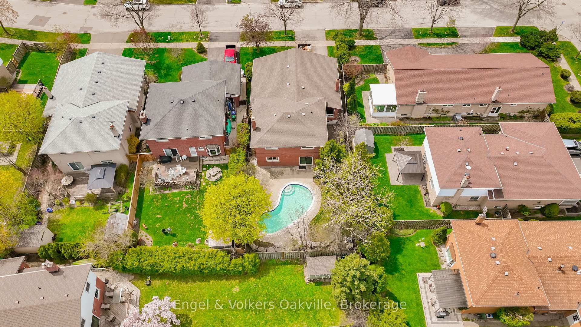 Photo de la propriété: 2247 Malden Court ON L5K 1W4