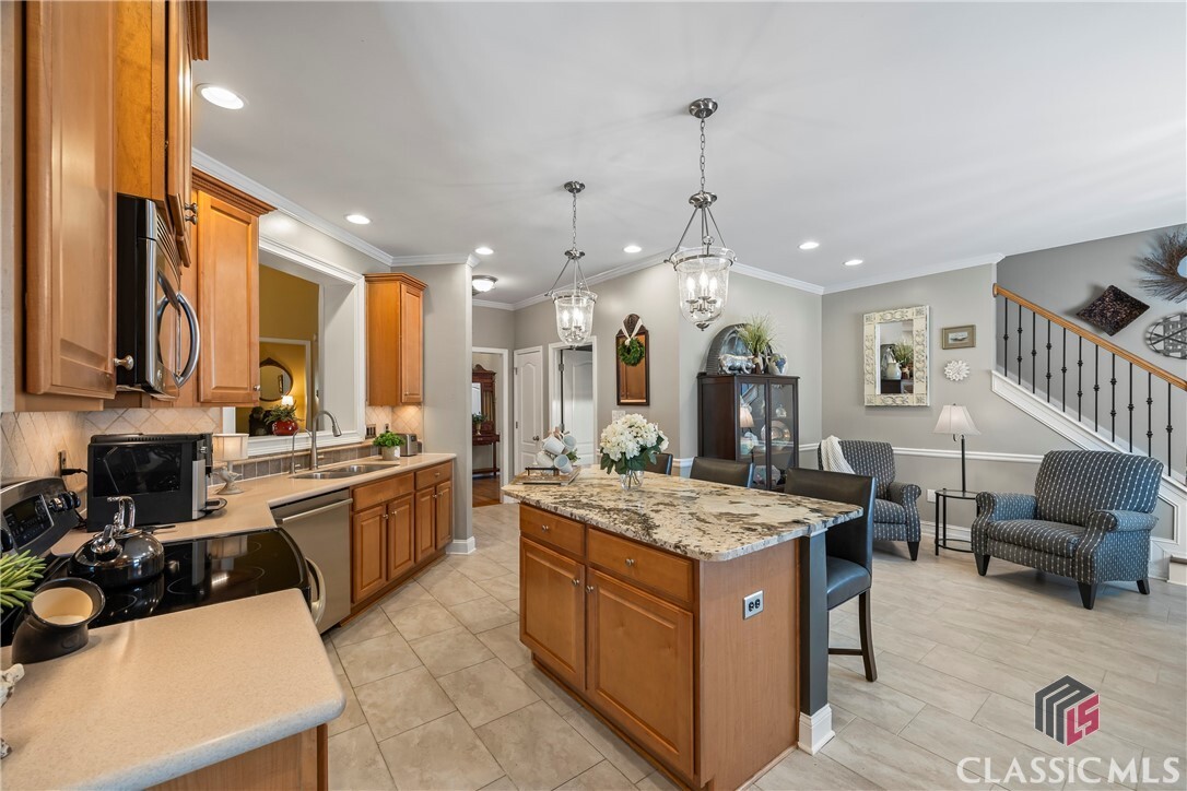 Property Photo: 200 Sedgefield Place GA 30606