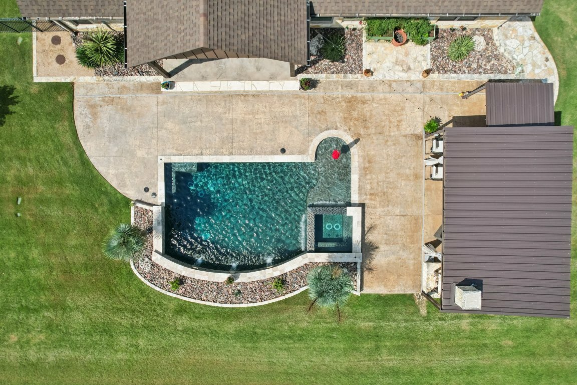 Property Photo: 413 Creekside Drive TX 76571