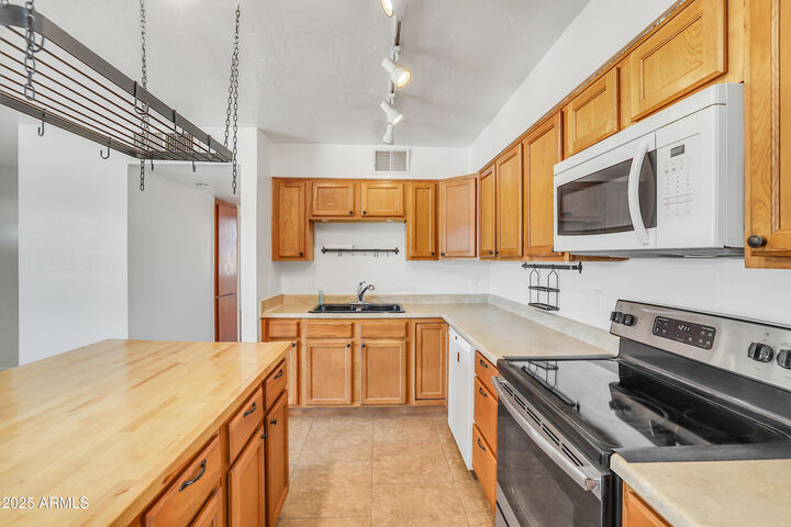 Property Photo:  1526 W Huntington Drive  AZ 85282