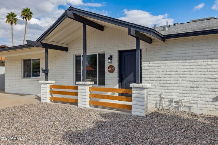 Property Photo: 405 E Cornell Drive AZ 85283