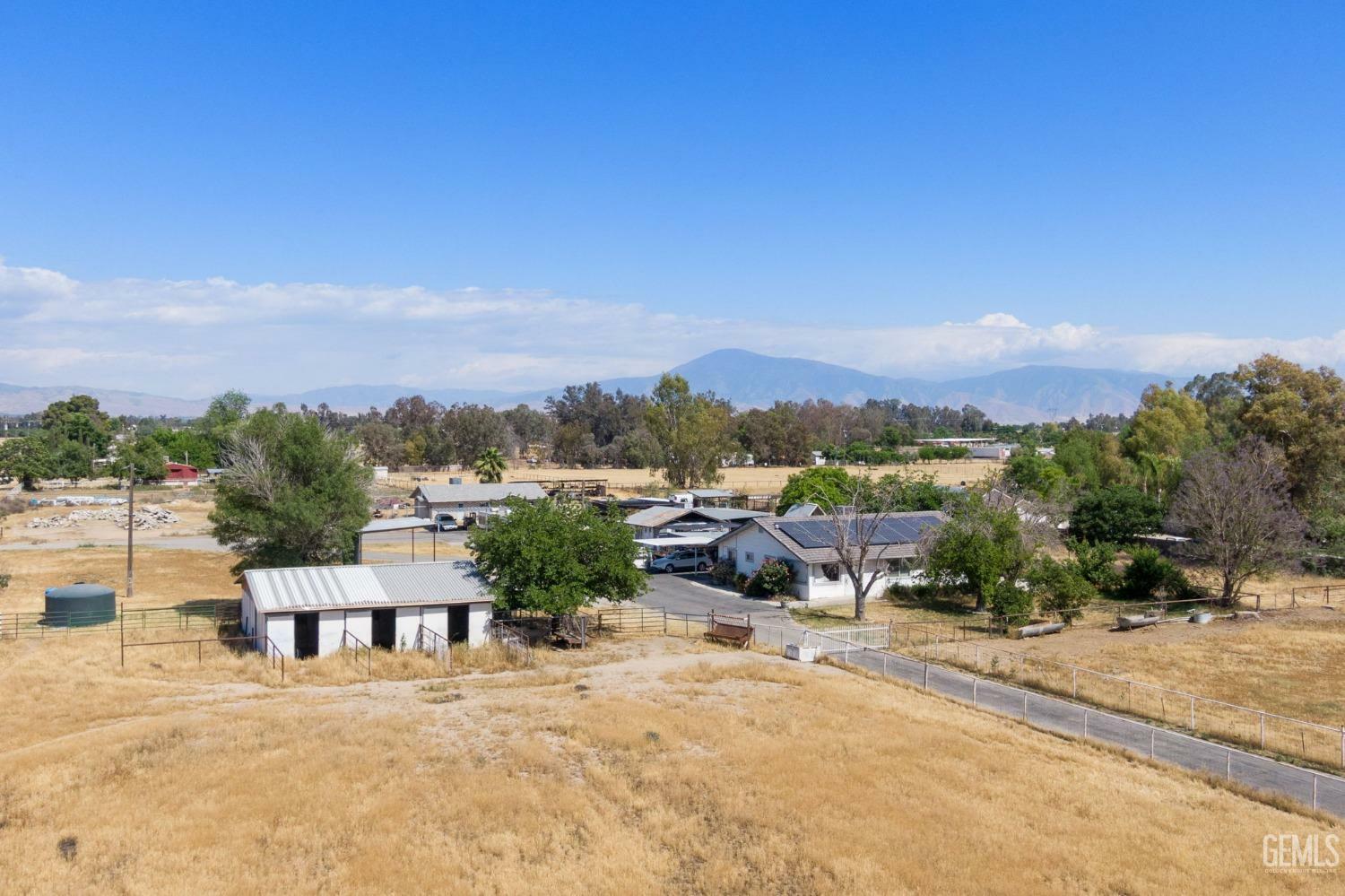 Property Photo: 2541 S Fairfax Road CA 93307