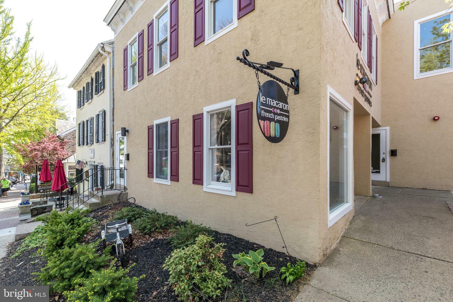 Property Photo: 4 W Oakland Avenue 2C PA 18901